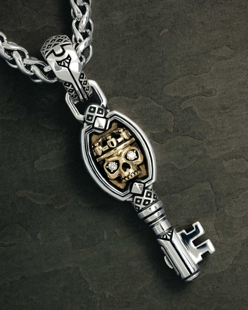 KING'S PENDANT